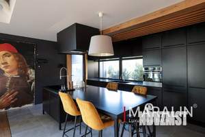 Дом 300м², 3-этажный, на длительный срок,