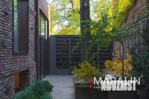 Дом 300м², 3-этажный, на длительный срок,