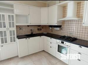 Дом 300м², 3-этажный, на длительный срок,