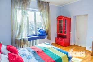 Дом 250м², 3-этажный, посуточно,