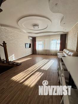 Дом 200м², 2-этажный, посуточно,