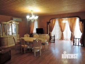 Дом 350м², 2-этажный, посуточно,