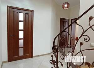 Дом 300м², 3-этажный, на длительный срок,