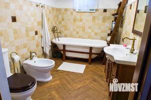 Дом 250м², 3-этажный, на длительный срок,