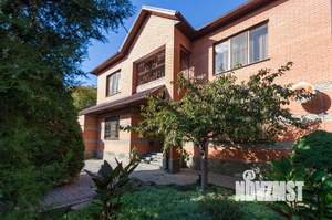 Дом 226м², 2-этажный, участок 7 сот.