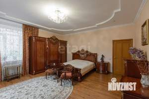 Дом 540м², 3-этажный, участок 6 сот.