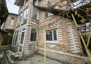 Дом 182м², 3-этажный, участок 3 сот.