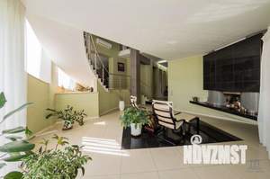 Коттедж 430м², 2-этажный, участок 6 сот.