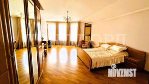 Дом 302м², 2-этажный, участок 3 сот.