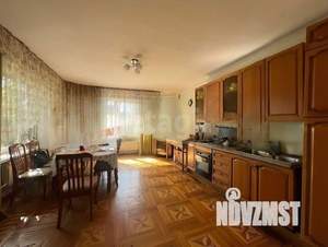 Дом 293м², 3-этажный, участок 4 сот.