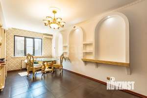 Дом 401м², 3-этажный, участок 6 сот.