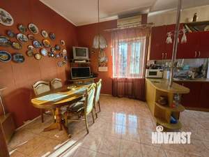 Дом 404м², 3-этажный, участок 6 сот.