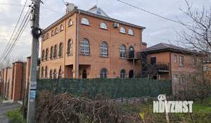 Дом 480м², 3-этажный, участок 6 сот.