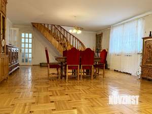 Дом 288м², 2-этажный, участок 4 сот.