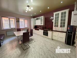 Дом 246м², 2-этажный, участок 3 сот.