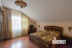 Дом 540м², 3-этажный, участок 6 сот.