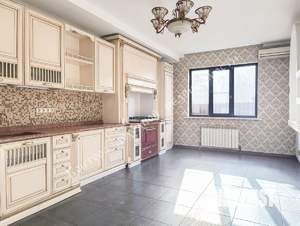 Дом 401м², 4-этажный, участок 6 сот.