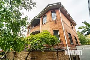 Дом 313м², 2-этажный, участок 7 сот.