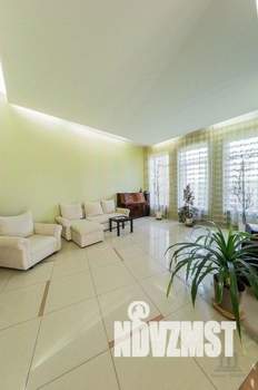 Коттедж 430м², 2-этажный, участок 6 сот.