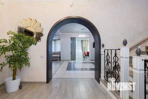 Дом 550м², 3-этажный, участок 7 сот.