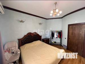 Дом 486м², 3-этажный, участок 6 сот.