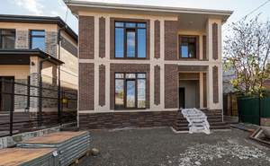 Дом 320м², 2-этажный, участок 4 сот.