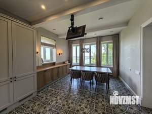 Дом 295м², 2-этажный, участок 10 сот.