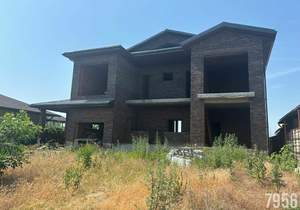 Дом 480м², 3-этажный, участок 12 сот.