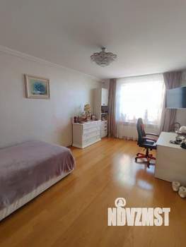 Дом 290м², 3-этажный, участок 3 сот.