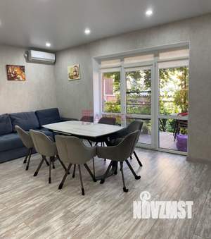 Дом 242м², 3-этажный, участок 3 сот.