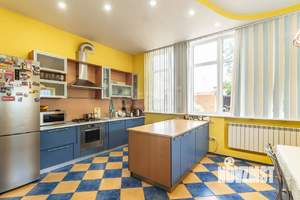 Дом 302м², 2-этажный, участок 5 сот.