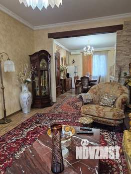 Дом 211м², 3-этажный, участок 3 сот.