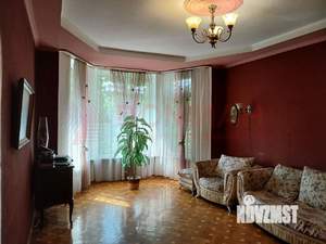 Дом 246м², 3-этажный, участок 6 сот.