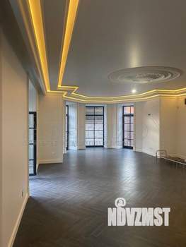 Дом 550м², 3-этажный, участок 6 сот.