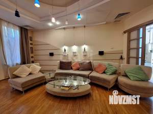 Дом 764м², 3-этажный, участок 13 сот.