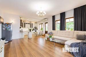 Дом 455м², 3-этажный, участок 12 сот.