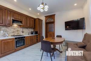 Дом 180м², 2-этажный, участок 6 сот.