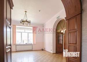 Дом 600м², 3-этажный, участок 6 сот.