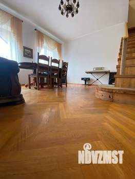 Дом 250м², 3-этажный, участок 6 сот.