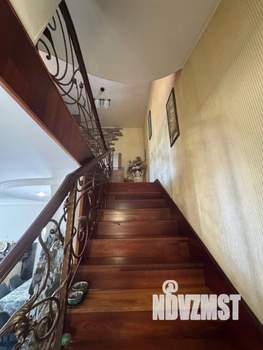 Дом 210м², 3-этажный, участок 3 сот.