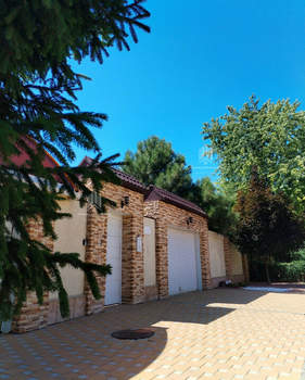 Дом 640м², 3-этажный, участок 6 сот.