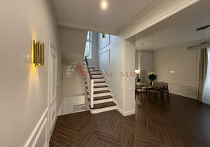 Дом 220м², 3-этажный, участок 3 сот.