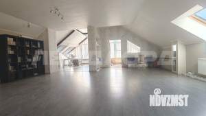 Дом 376м², 3-этажный, участок 9 сот.