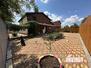 Дом 218м², 2-этажный, участок 6 сот.