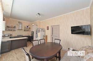 Дом 250м², 2-этажный, участок 6 сот.