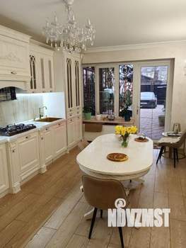 Дом 290м², 3-этажный, участок 3 сот.