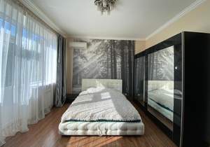 Дом 550м², 3-этажный, участок 6 сот.