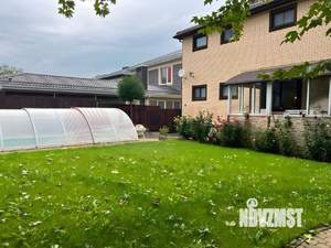 Дом 292м², 3-этажный, участок 8 сот.