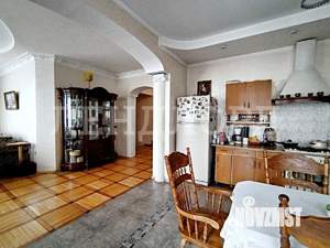 Дом 438м², 3-этажный, участок 8 сот.