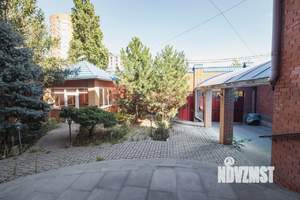 Дом 600м², 3-этажный, участок 6 сот.